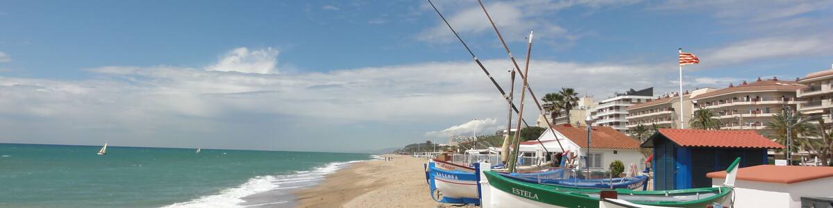 This is a a photo of a beach in Catalonia, Spain, with id: