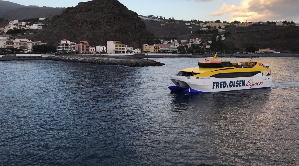 Benchi Express im Hafen von Playa Santiago