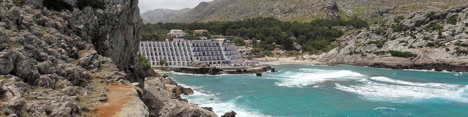 Cala Barques im Ort Cala Sant Vicenç, Gemeinde Pollença, Mallorca, Spanien.
