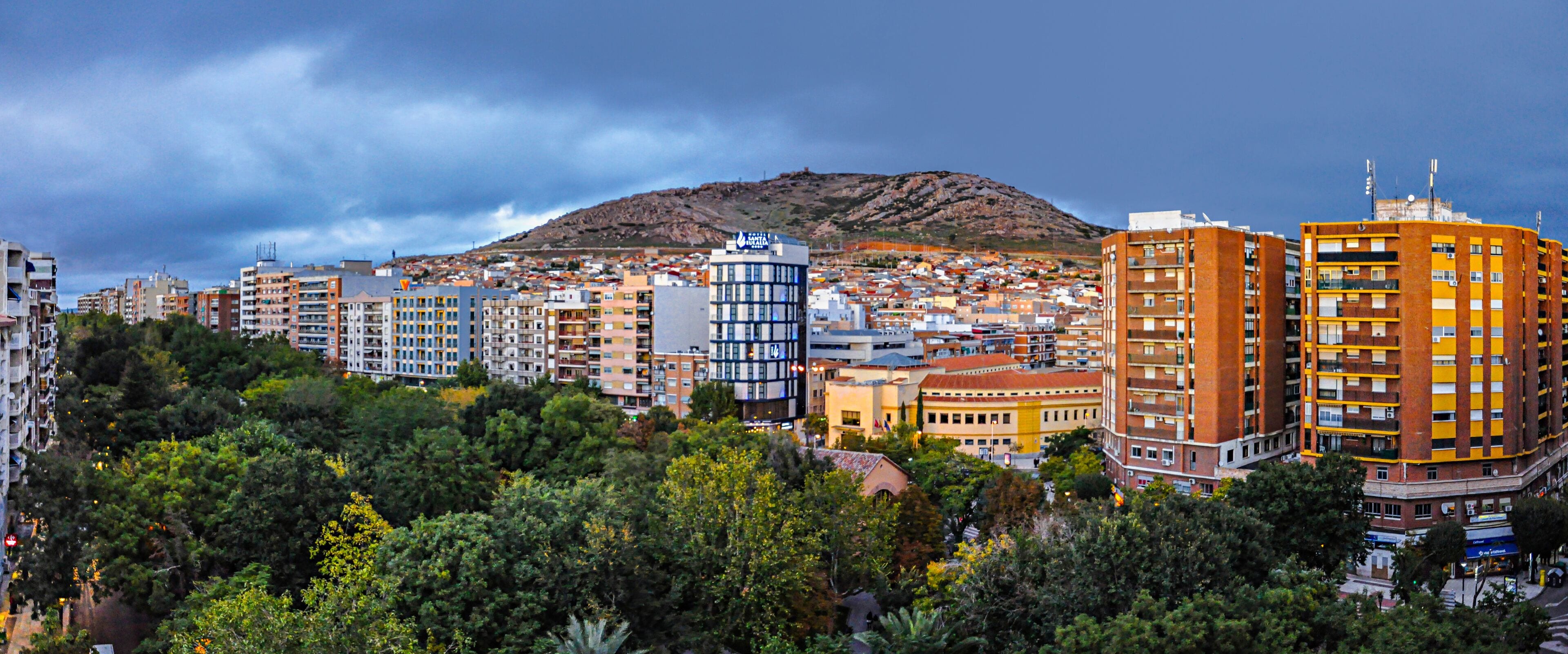 Puertollano, España, panorámica del Paseo de San Gregorio