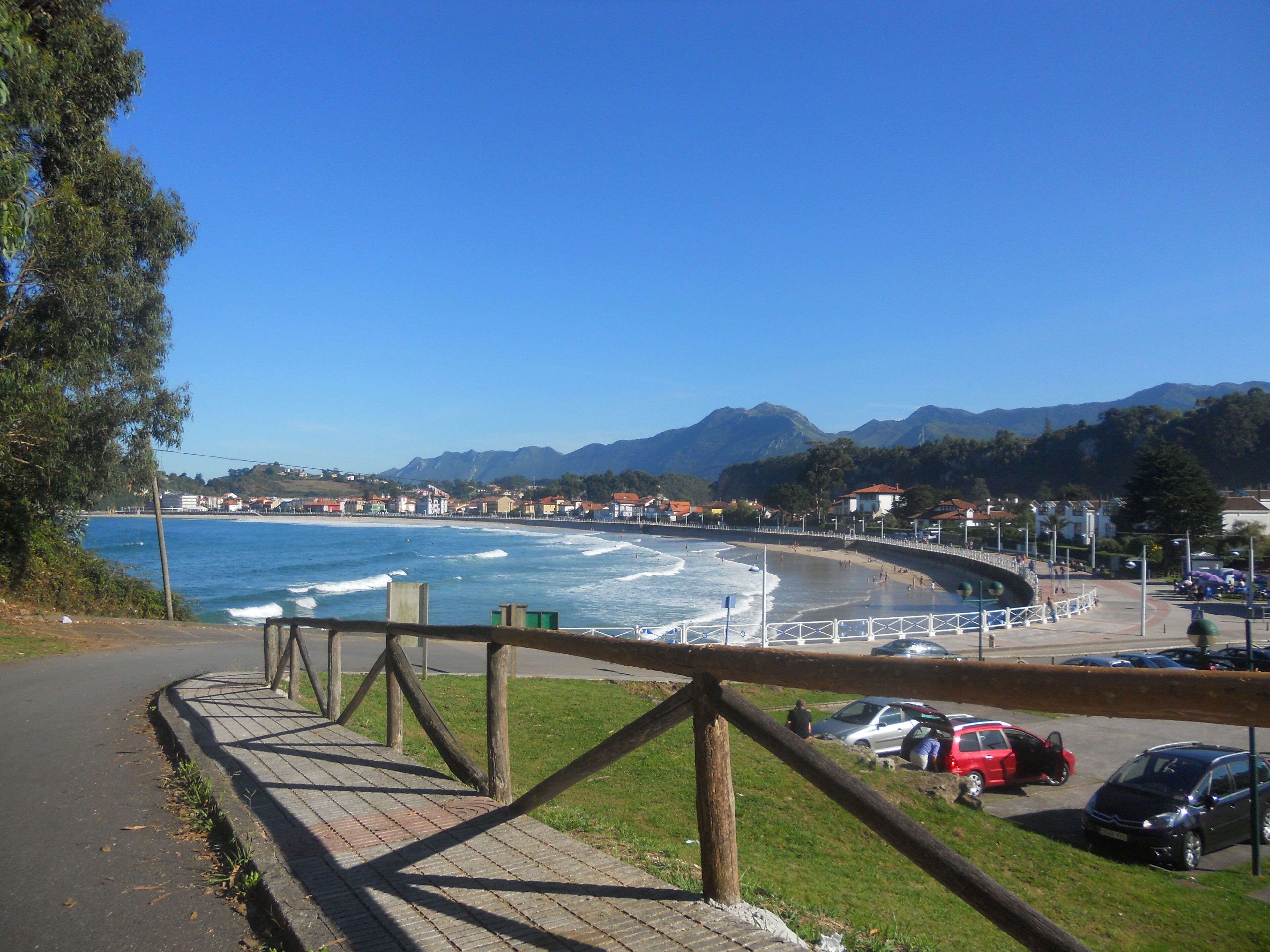 Parte occidental de la playa de Santa Marina , Ribadesella- Asturias.