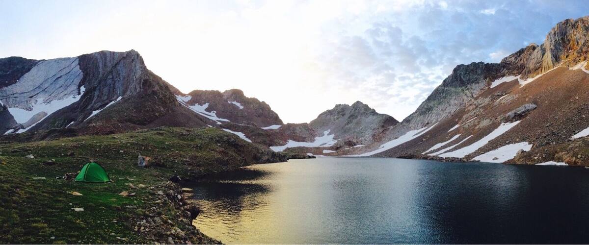 No, it's not Finland or the Mars planet! It's in the Spanish Pirineos mountains at 2800m altitude. Worth to camping there and climb some mountains arround. This is an outstanding place where you will not find hikers. Enjoy đ #waterlust