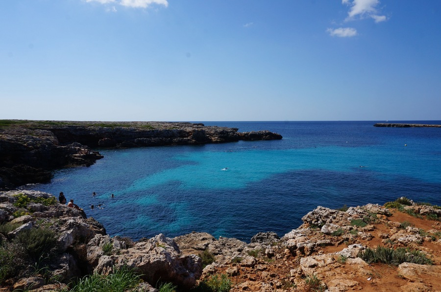 Beautiful little cove with deep, clear water, great for diving!
#LifeatExpedia #WeLoveOurMarkets