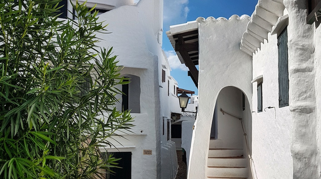 Binibeca is a beaitiful whitewashed little town, full of charm and narrow streets well worth exploring.
#LifeAtExpedia #WeLoveOurMarkets #Menorca #Minorca #Balearics #Spain #architecture #islands #Mediterranean