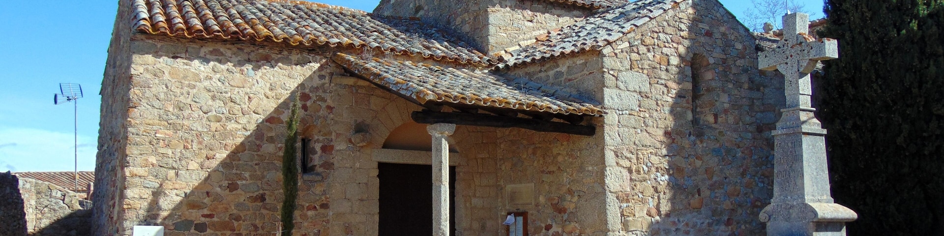 Església de Sant Martí de Romanyà (Santa Cristina d'Aro) This is a photo of a building indexed in the Catalan heritage register as Bé Cultural d'Interès Local (BCIL) under the reference IPA-7369.