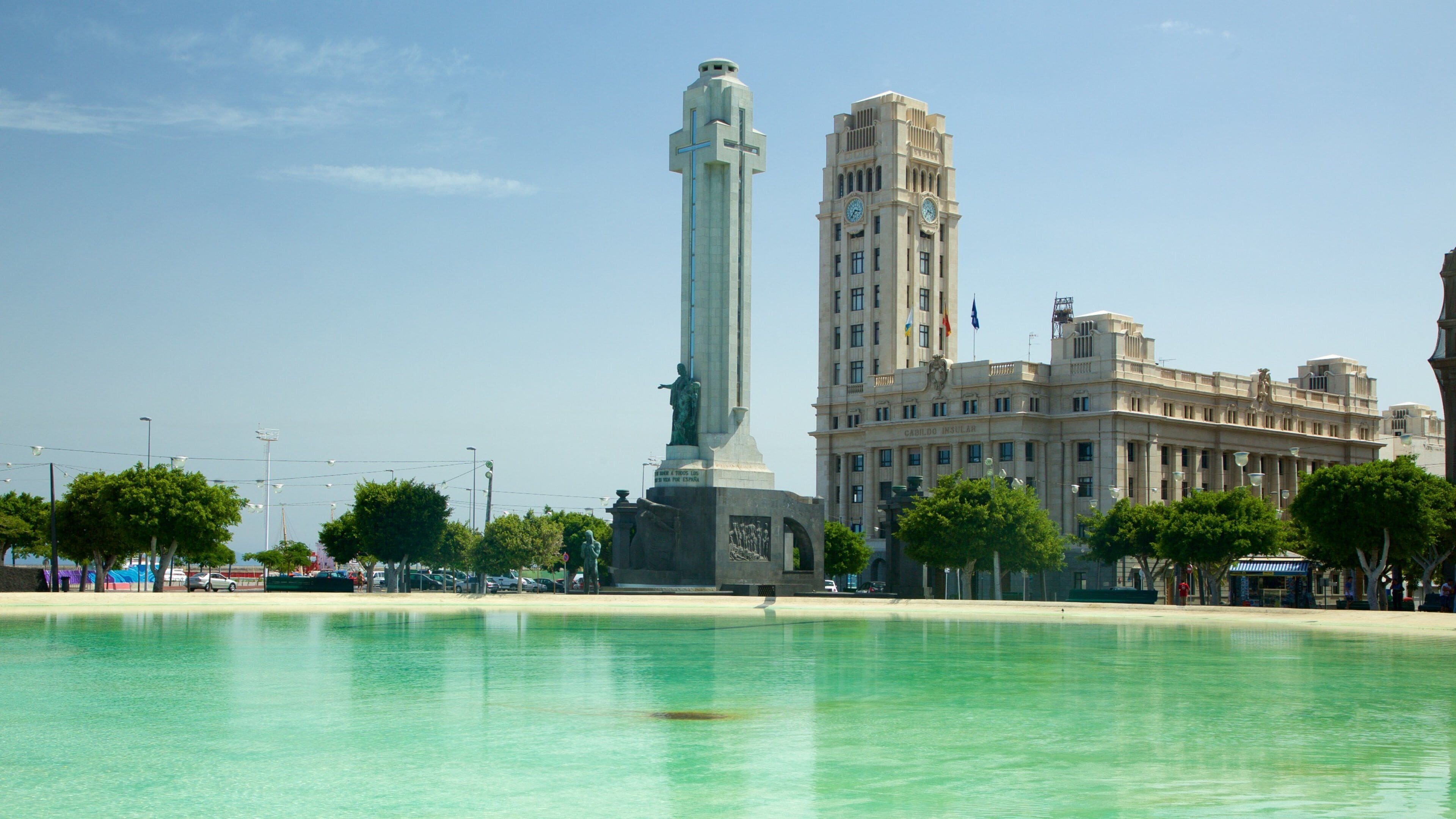 Santa Cruz de Tenerife das einen allgemeine Küstenansicht, Strand und Monument