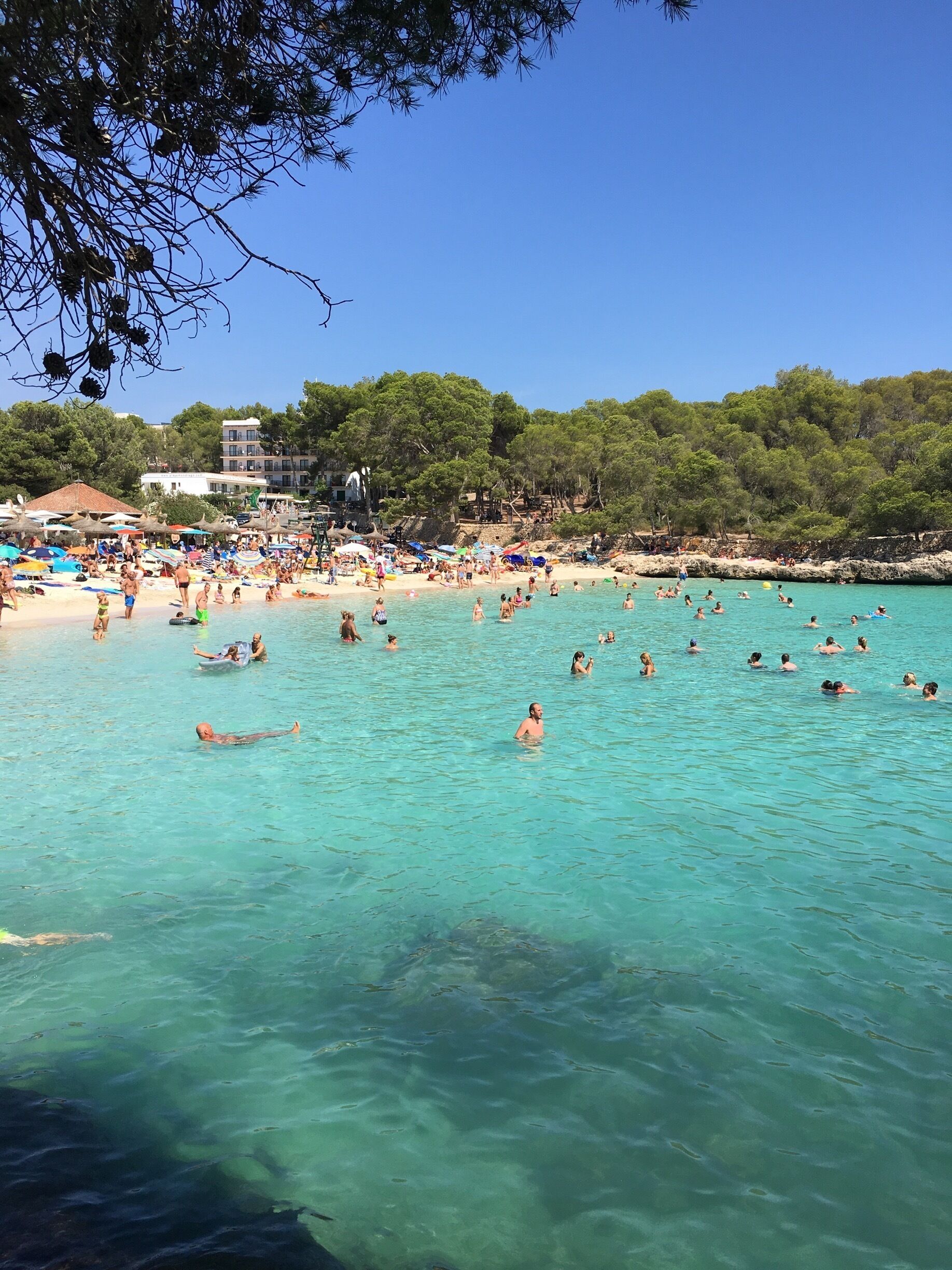 Beautiful place, the see is really fresh!!!