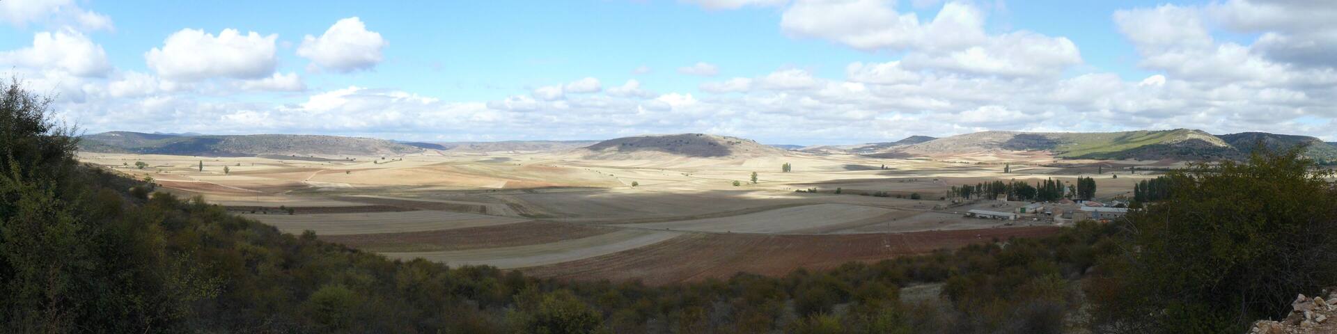 View North from the path from Palazuelos to Carabias (Guadalajara, Spain).
