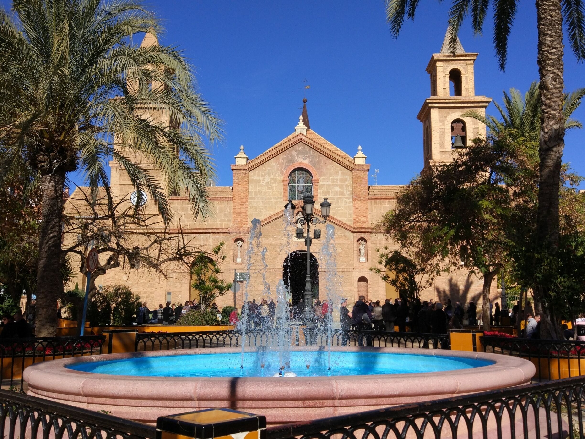 I was pleasantly surprised by the old town of Torrevieja. This is the church in Plaza de la Constitucion 