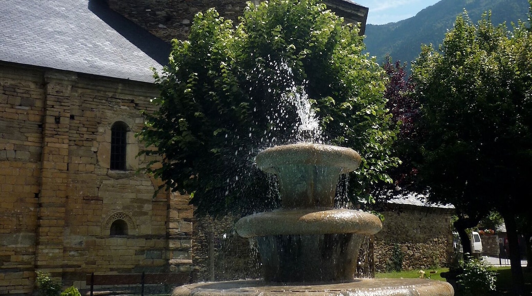 Era HĂČnt dera plaça dera GlĂšisa de Vilca (Vielha e Mijaran)