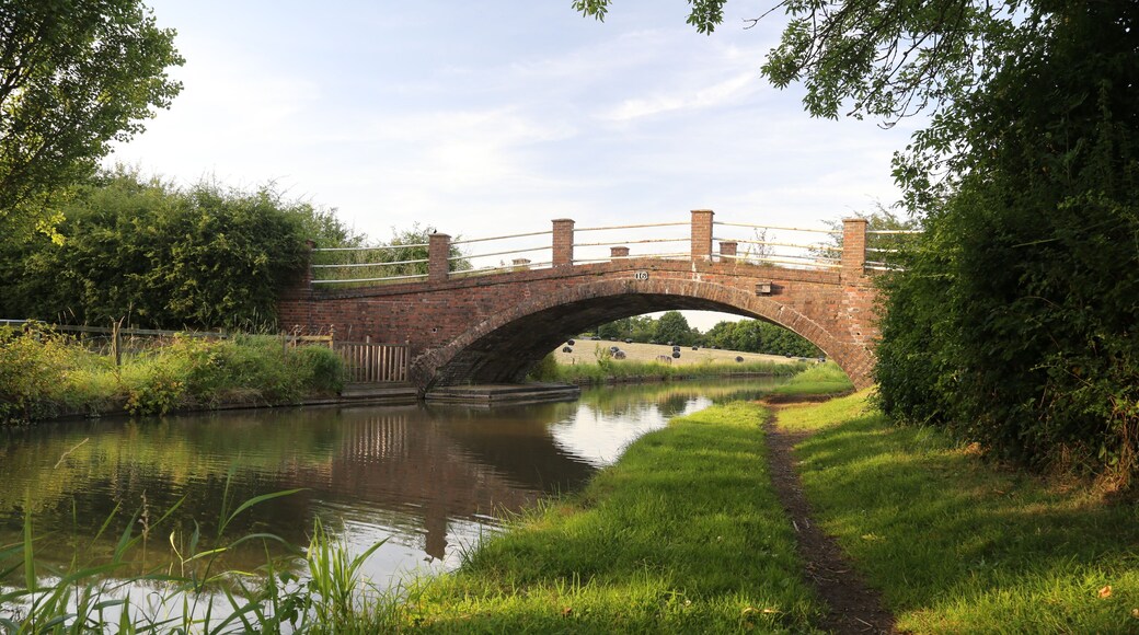A bridge over the Oxford Canal at Ansty, Warwickshire