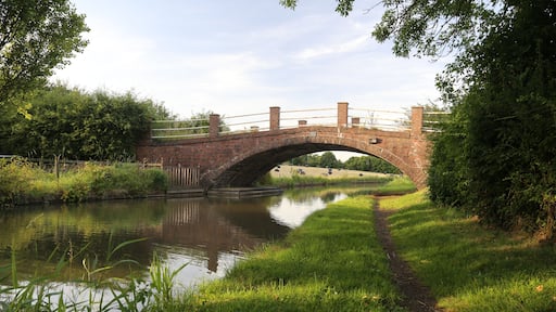 A bridge over the Oxford Canal at Ansty, Warwickshire