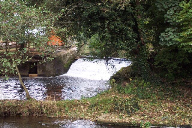 Weir above Weycroft Mill.