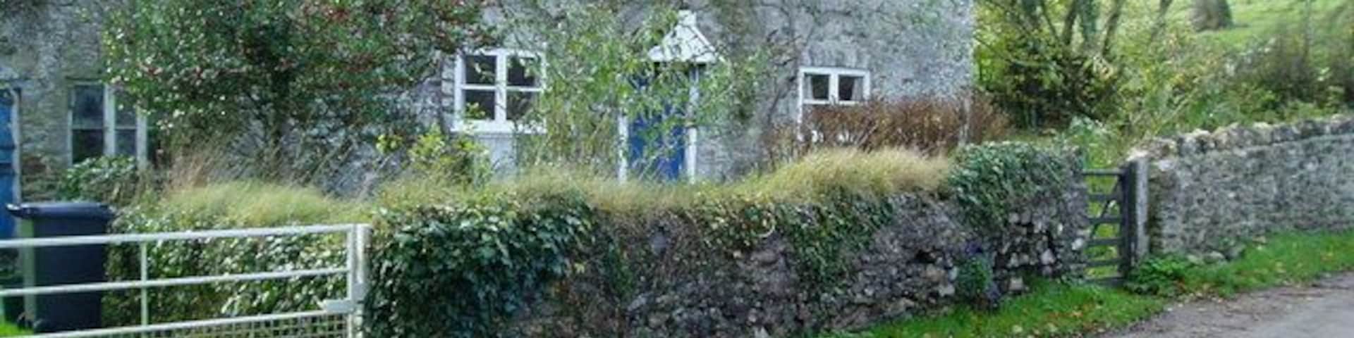 Mill Cottage On the gateway to Chardstock.