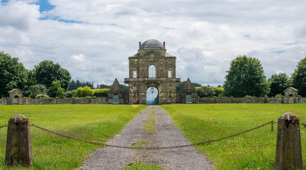 Worcester Lodge entrance to Badminton Park the Estate of the Duke of Beaufort, Didmarton, Gloucesterhsire, Cotswolds, United Kingdom