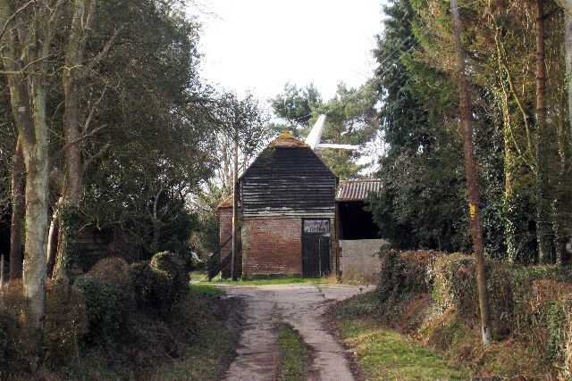 Oast House at Hill Farm, Penhurst Hill, Penhurst, East Sussex. Single internal kiln oast house. Also see 1182521