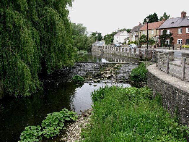 Bedale Beck The weir still diverts water towards Crakehall Water Mill.
