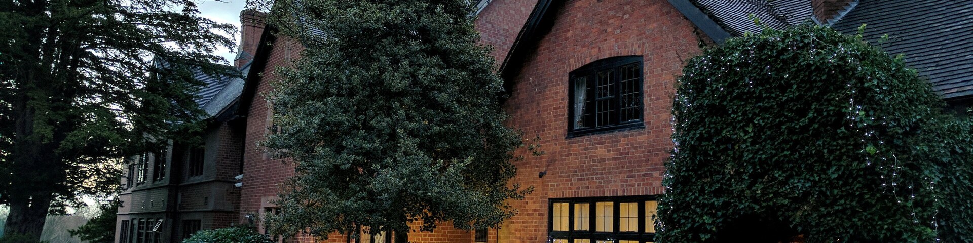 Nailcote Hall Hotel, Nailcote Lane, Balsall Common, nr Coventry Wikidata has entry Q26627074 with data related to this item.