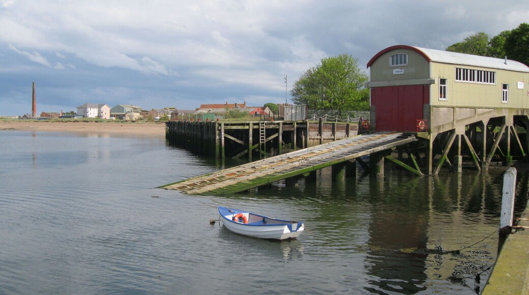 Old lifeboat house and slipway, Carr Rock