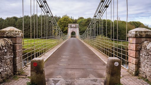 I would not like to try and squeeze my car through the bollards and over the bridge but it is possible!