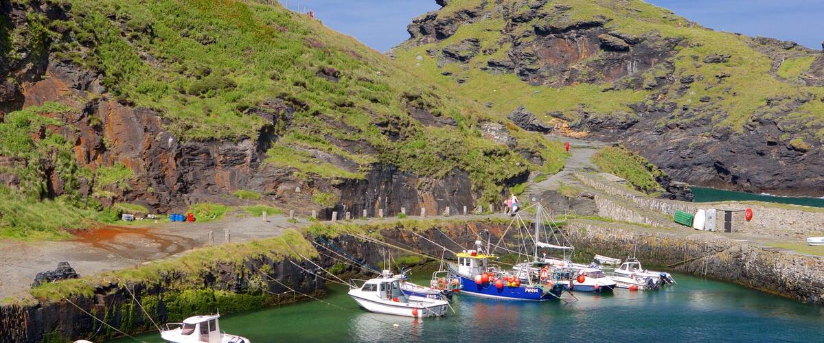 Boscastle which includes a coastal town, boating and general coastal views