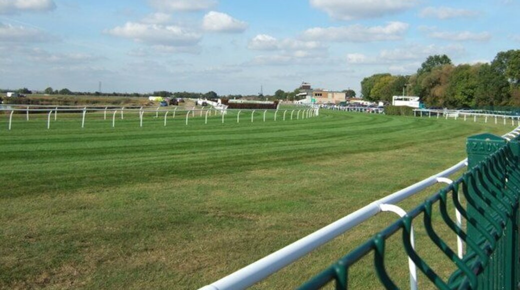The first bend, Huntingdon Race Course