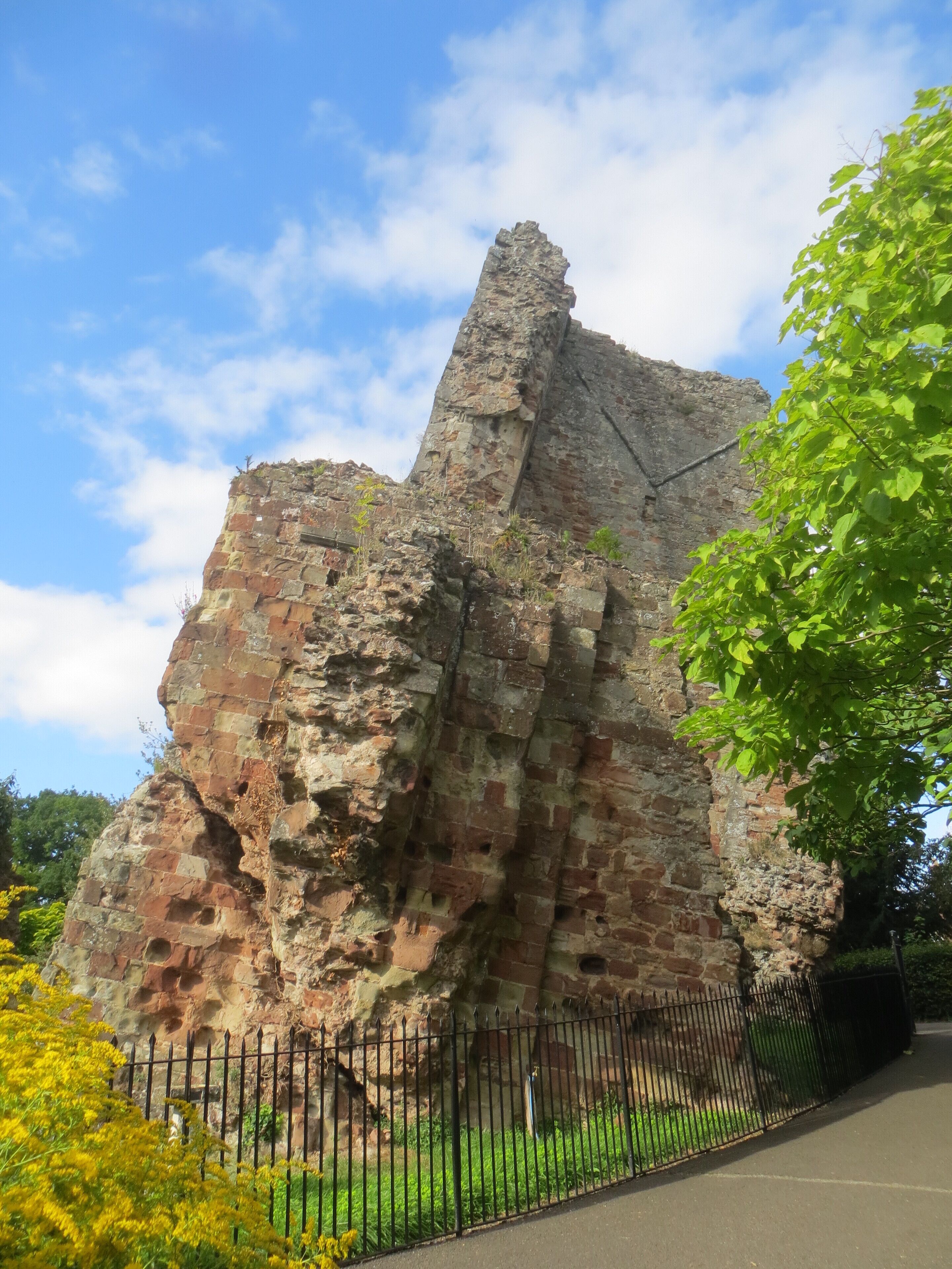 Bridgnorth Castle, in Bridgnorth, Shropshire. Burned down in the English Civil War, it is now, like nearly all castles, little more than a derelict ruin.