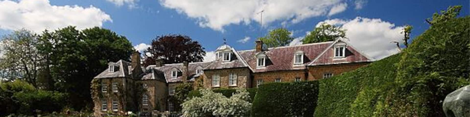 Slape Manor south front (2)