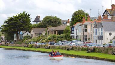 Bude which includes boating and a coastal town