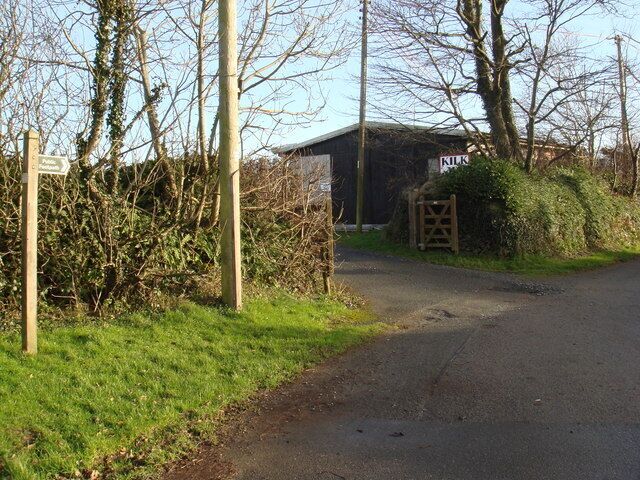 Footpath and entrance to Kilkhampton AFC ground This footpath leads to a "dead end" after about 900 metres.