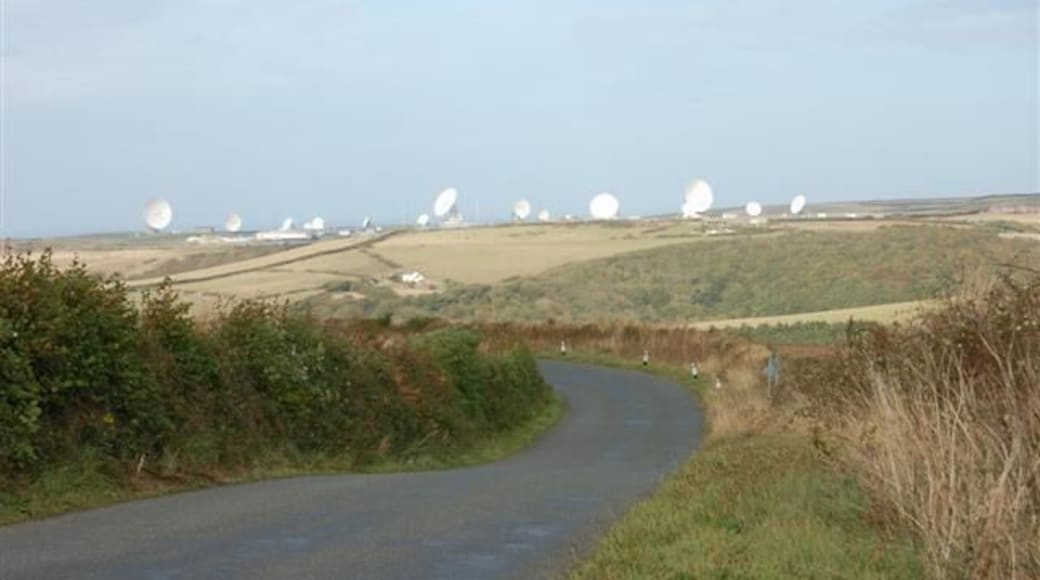 Minor Road A view of the road between Stibb and Coombe, looking towards Morwenstow radio station.