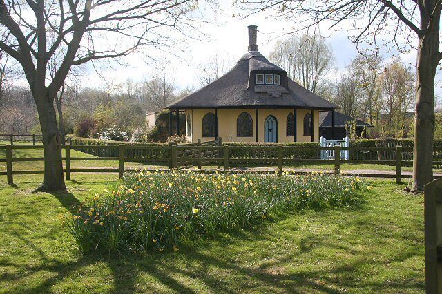 Octagonal house near Ixworth This pretty little house is situated on the western side of Thetford Road, north west of Ixworth village centre.
