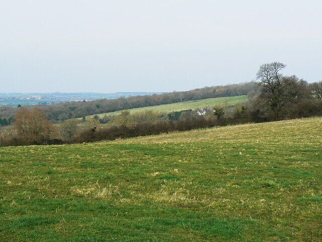 View north from a footpath, Bowd's Lane, near Lyneham The slope leads down to the main railway to Bristol from Paddington.