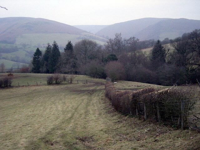 Footpath to Little Stretton