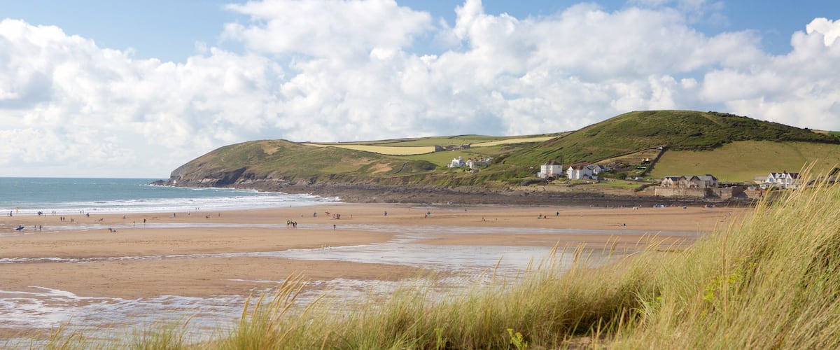 Croyde mostrando vistas de paisajes, escenas tranquilas y una playa de arena