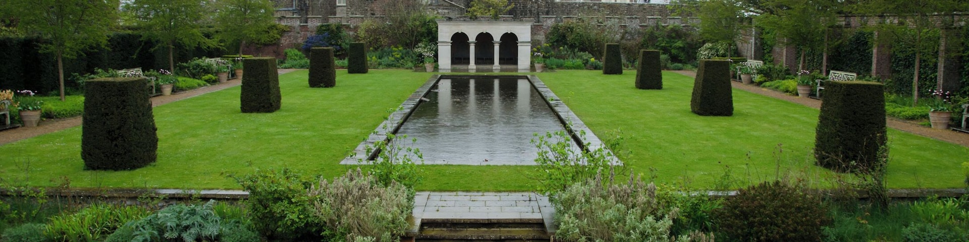 A pond in Walmer caste (2012)