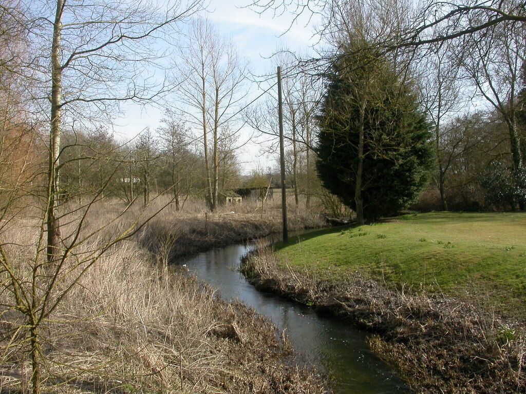 Marden, millstream. From 1757012, shortly before rejoining River Avon to the East.