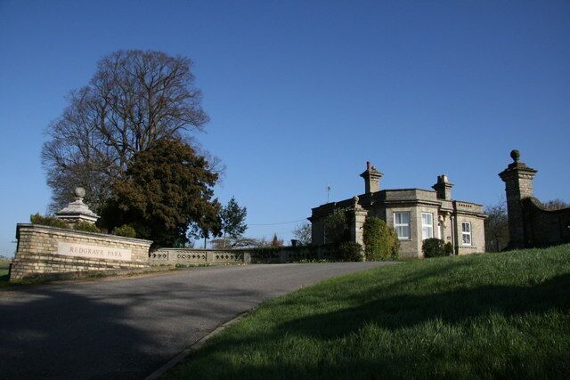 Gatehouse to Redgrave Park The manor house within the site has been demolished. The current owner lives in what was the stable block, now much refurbished into a luxury house. the gatehouse is original. http://myweb.tiscali.co.uk/redgravehistory/redgravepark.htm