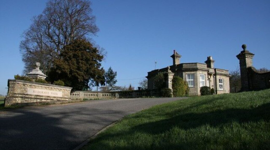 Gatehouse to Redgrave Park The manor house within the site has been demolished. The current owner lives in what was the stable block, now much refurbished into a luxury house. the gatehouse is original. http://myweb.tiscali.co.uk/redgravehistory/redgravepark.htm