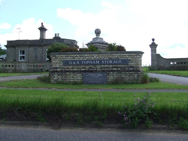 Entrance to Redgrave Park. Entrance to Redgrave Park with a plaque for the 65th general hospital US Army near to Botesdale Suffolk. For close up of the plaque see 846974