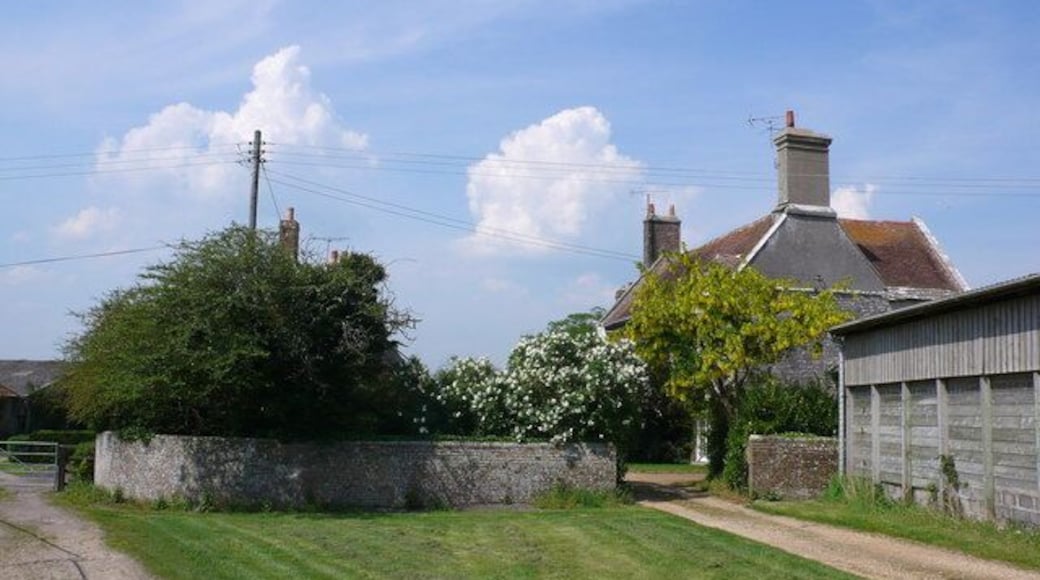 Lower Lewell Farmhouse This is the farmhouse which in Tess of the D'Urbervilles, Hardy called Talbothays Dairy where Tess met her future husband Angel Clare