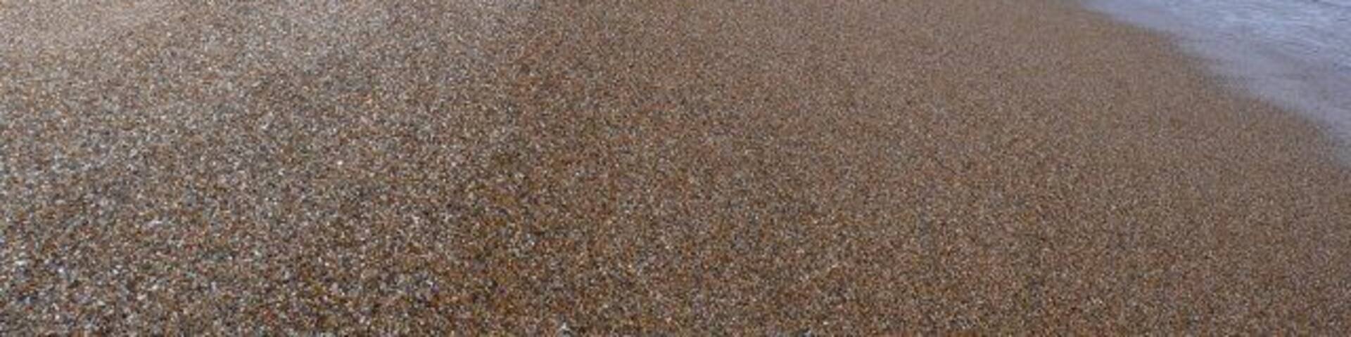 Chesil Beach at Cogden beach View south east along Chesil from just inside the grid square.