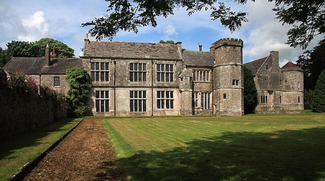 Wolfeton House South Front A rough track leads off the main Dorchester - Yeovil road at the end of which is a magnificent C16 manor house. Like many such houses, it has had quite a chequered architectural history, with the oldest surviving parts, being the south front completed in 1528, and the gatehouse (extreme right), dating from 1534. The ancestral home of the Trenchard family, it survives today having been rescued from dereliction by the present owners. Grade I Listed.