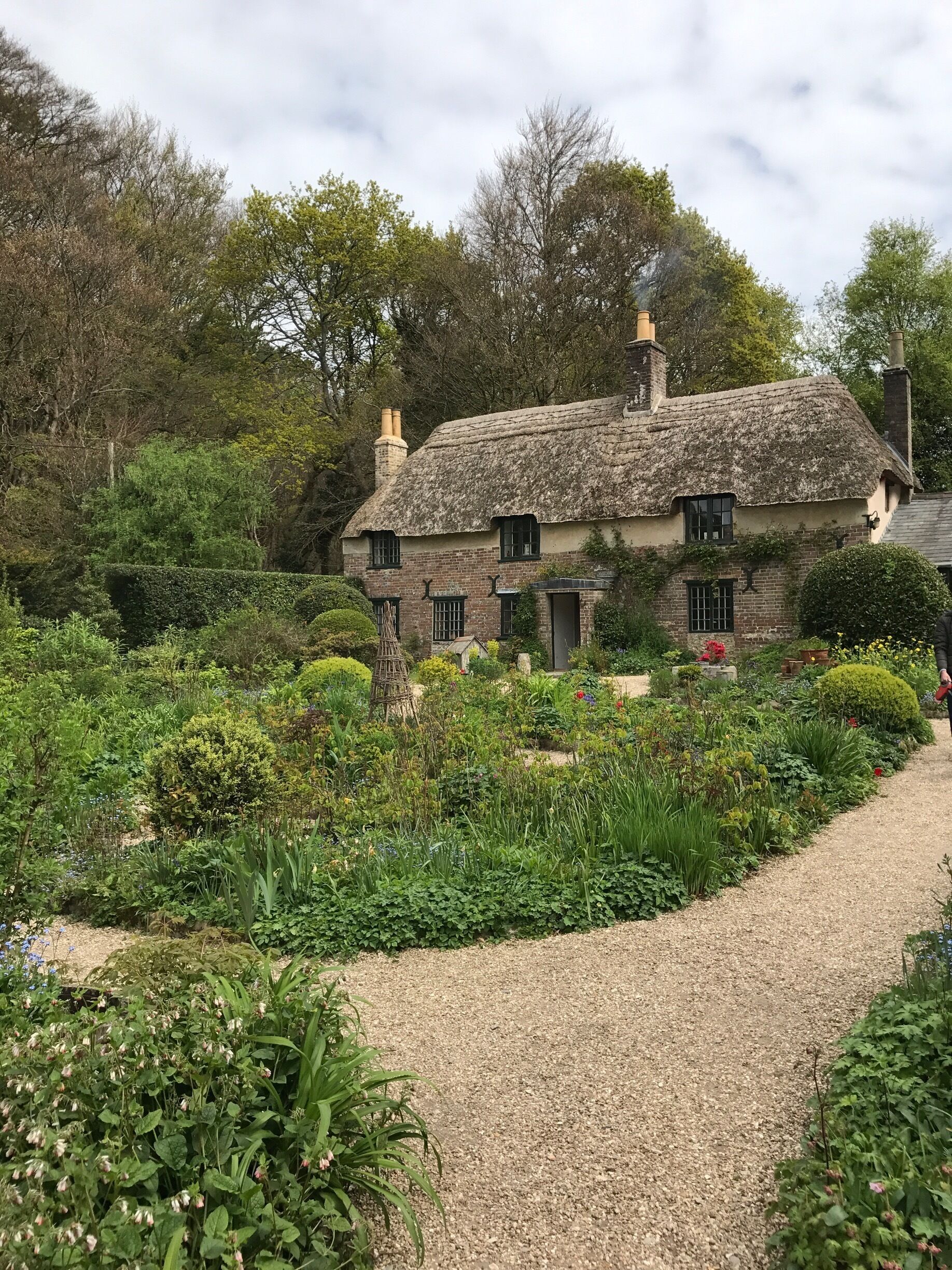 Short walk to this quaint cottage 