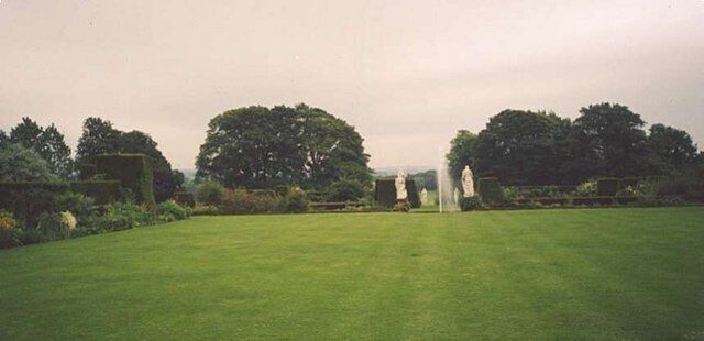 Middle Lawn & Fountain in Renishaw Hall Gardens.