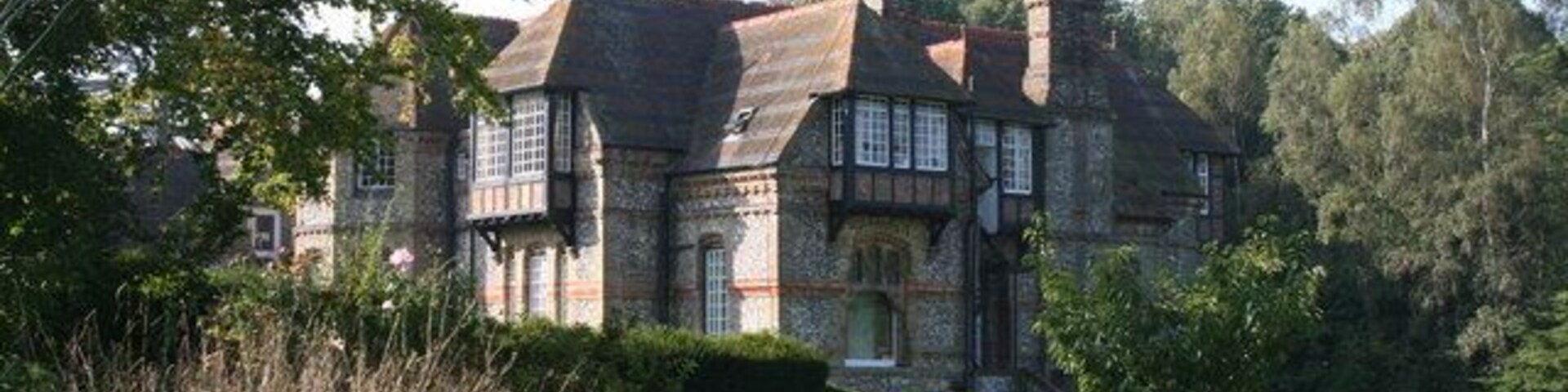 Fawkham Manor, Kent A stupendous Victorian manor set in magnificent grounds, it is now in use as a private hospital with an excellent range of specialisms available.