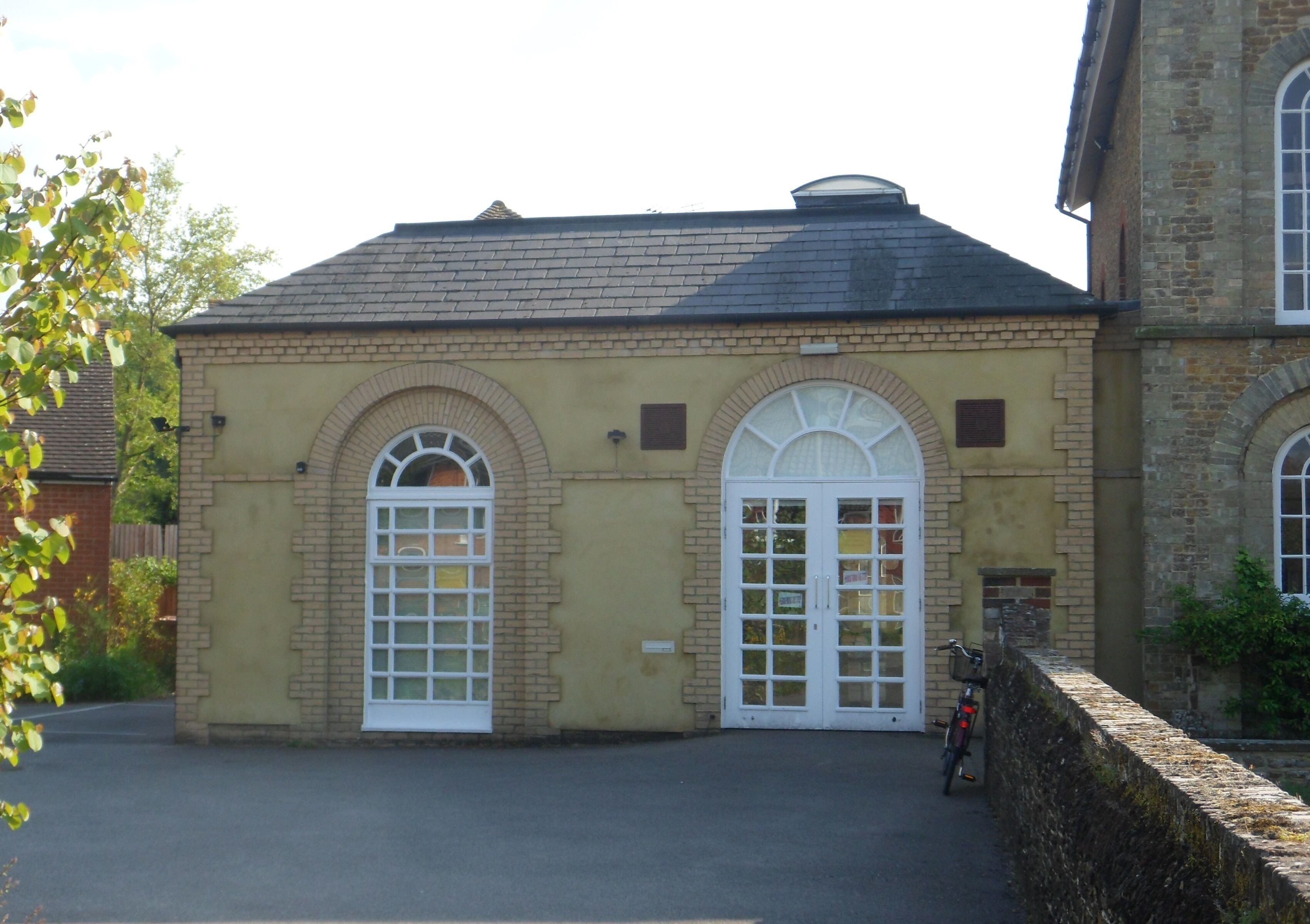 Elstead United Reformed Church, Milford Road, Elstead, Borough of Waverley, Surrey, England. This view shows the attached church hall.