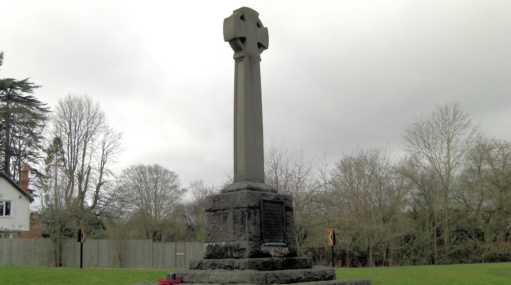 Shiplake parish war memorial at Lower Shiplake, Oxfordshire