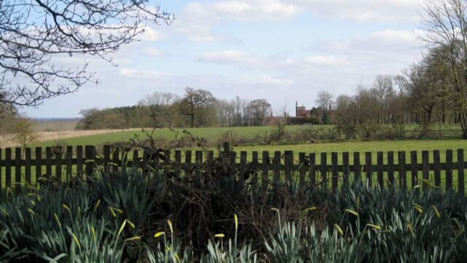 Honiley Hall from Honiley churchyard The present Honiley Hall was built in 1914-15 in Neo-Tudor style. It is once again a private house after a spell in county council hands as a residential education and conference centre.