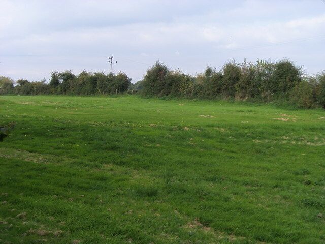 Footpath to Old Arngrove farm Footpath to Old Arngrove farm from Warren farm drive